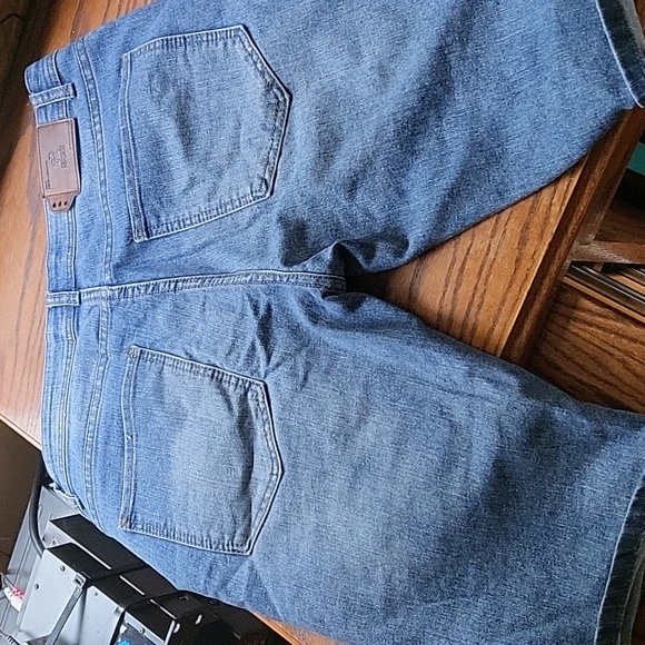 Refinery Republic distressed Jean shorts - Picture 3 of 5